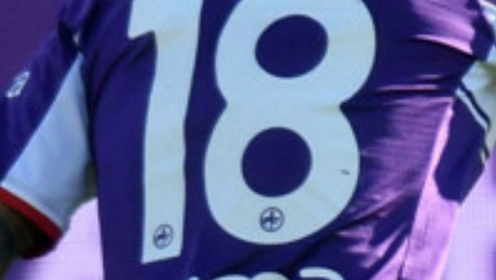 Da Banchelli a Marì, passando per Montolivo: la storia della maglia 18 viola Da Banchelli a Marì, passando per Montolivo: la storia della maglia 18 viola - immagine 1