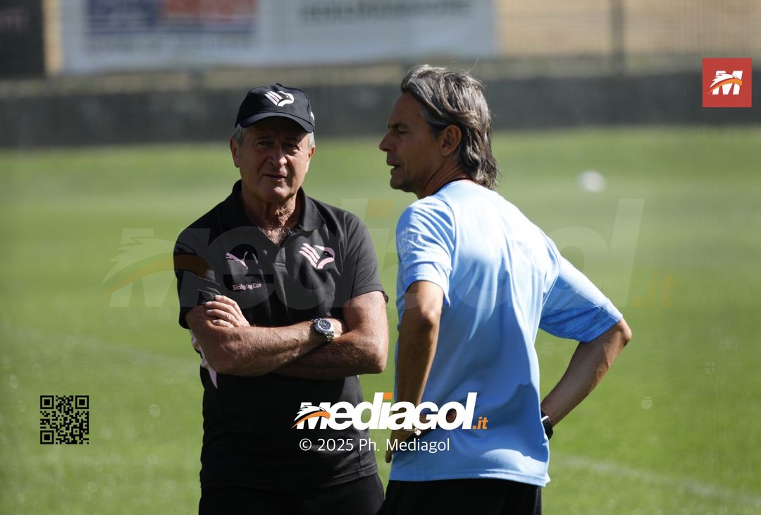 FOTO, Osti e Inzaghi riunione in campo prima degli allenamenti - immagine 7