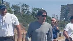 Che entusiasmo per Conte! Il saluto ai tifosi presenti a Castel Volturno