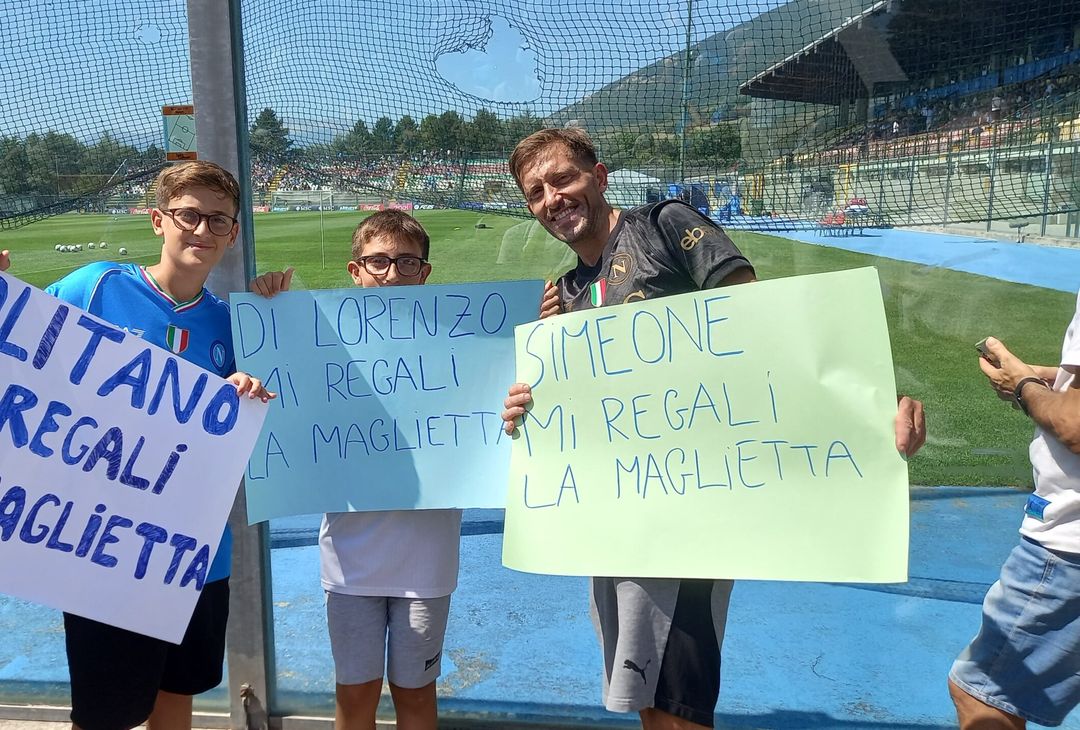 GALLERY I tifosi fanno sentire la loro vicinanza con vari striscioni: i più belli - immagine 4