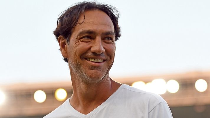 VERONA, ITALY - JUNE 29: Alessandro Nesta head coach of Frosinone Calcio looks on during the serie B match between Chievo Verona and Frosinone Calcio at Stadio Marcantonio Bentegodi on June 29, 2020 in Verona, Italy. (Photo by Alessandro Sabattini/Getty Images for Lega Serie B) *** Local Caption *** Alessandro Nesta Nesta al Monza, Galliani conferma: “Bottiglia già in fresco, ecco cosa manca” - immagine 1