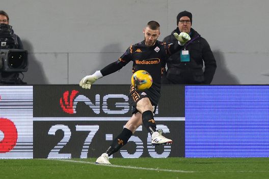 FLORENCE, ITALY - JANUARY 4: David de Gea goalkeeper of ACF Fiorentina in action during the Serie A match between Fiorentina and Napoli at Stadio Artemio Franchi on January 4, 2025 in Florence, Italy. (Photo by Gabriele Maltinti/Getty Images) De Gea