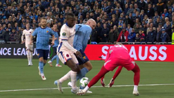 Djurgarden-Chelsea, il terzo gol inglese è un erroraccio difensivo | VIDEO