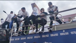 VIDEO FCIN1908 / Inter, che entusiasmo sul pullman: i cori dei giocatori