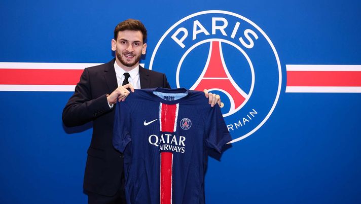 UFFICIALE / Kvaratskhelia è un giocatore del PSG: ha firmato fino al 2029 - immagine 1