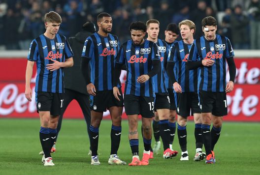 L'Atalanta esce dal campo al termine della sconfitta incassata contro il Napoli, al Gewiss Stadium. (Foto di Marco Luzzani/Getty Images) Sognando la Champions, la Roma pronta all’esame Atalanta: il pronostico di DDD- immagine 2