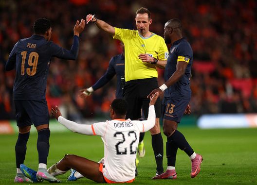 VIDEO / Amichevole Olanda-Ecuador: Dumfries espulso al 12esimo- immagine 2