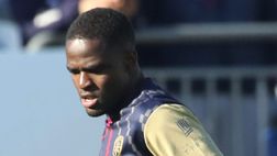 Luvumbo va giù e Marinelli fischia rigore. Ma interviene il VAR: cosa è successo