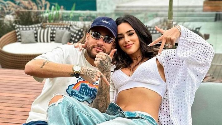 La sorella della fidanzata di Neymar lo accusa: “Si deve vergognare, non è un uomo” - immagine 1