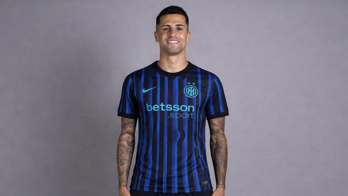 Romano: “Inter vuole Cancelo subito, ha deciso! E anche oggi con Mendes…” Romano: “Inter vuole Cancelo subito, ha deciso! E anche oggi con Mendes…” - immagine 1