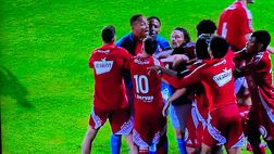 GALLERY Napoli-Brest, clamorosa rissa fra Natan e Del Castillo nel finale