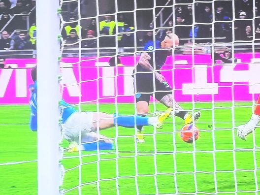 Gol eccezionale di Federico Dimarco: l'esterno italiano porta avanti la sua Inter nel match contro il Napoli. dimarco inter napoli