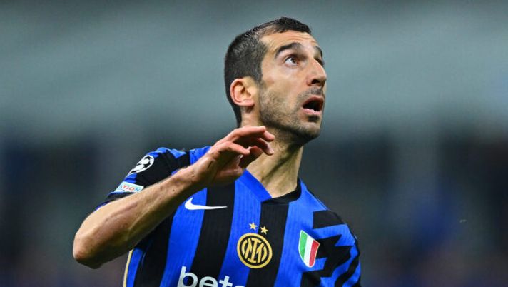 MILAN, ITALY - APRIL 16: Henrikh Mkhitaryan of FC Internazionale in action during the UEFA Champions League 2024/25 Quarter Final Second Leg match between FC Internazionale Milano and FC Bayern München at San Siro on April 16, 2025 in Milan, Italy. (Photo by Mattia Pistoia - Inter/Inter via Getty Images) Gazzetta, super voto e appello a Mkhitaryan: “Ditegli di non smettere, fenomenale” - immagine 1