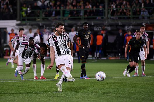 /Getty Images Comolli (DG Juventus): “Tudor sarà il nostro allenatore per la prossima stagione”- immagine 3