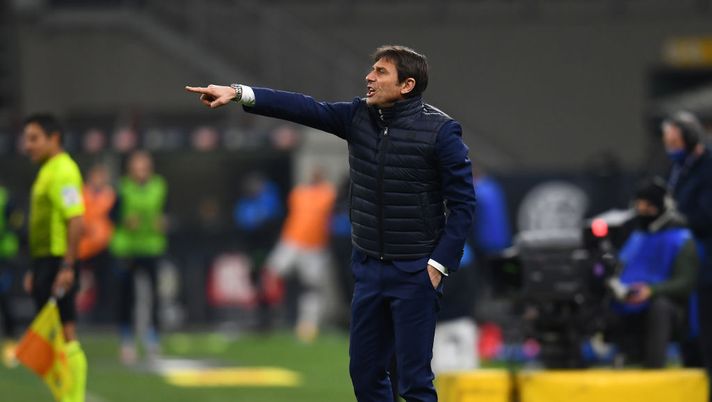 Antonio Conte Tegola Napoli: Conte salterà la sfida con il Bologna per squalifica - immagine 1