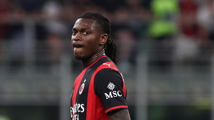 Rafael Leao, attaccante AC Milan, potrebbe lasciare i rossoneri nel calciomercato estivo 2026 | Milan News (Credits foto: Getty Images) Orlando: 'Leao utilizzato malissimo, ma è arrivato il momento che si divida dal Milan'