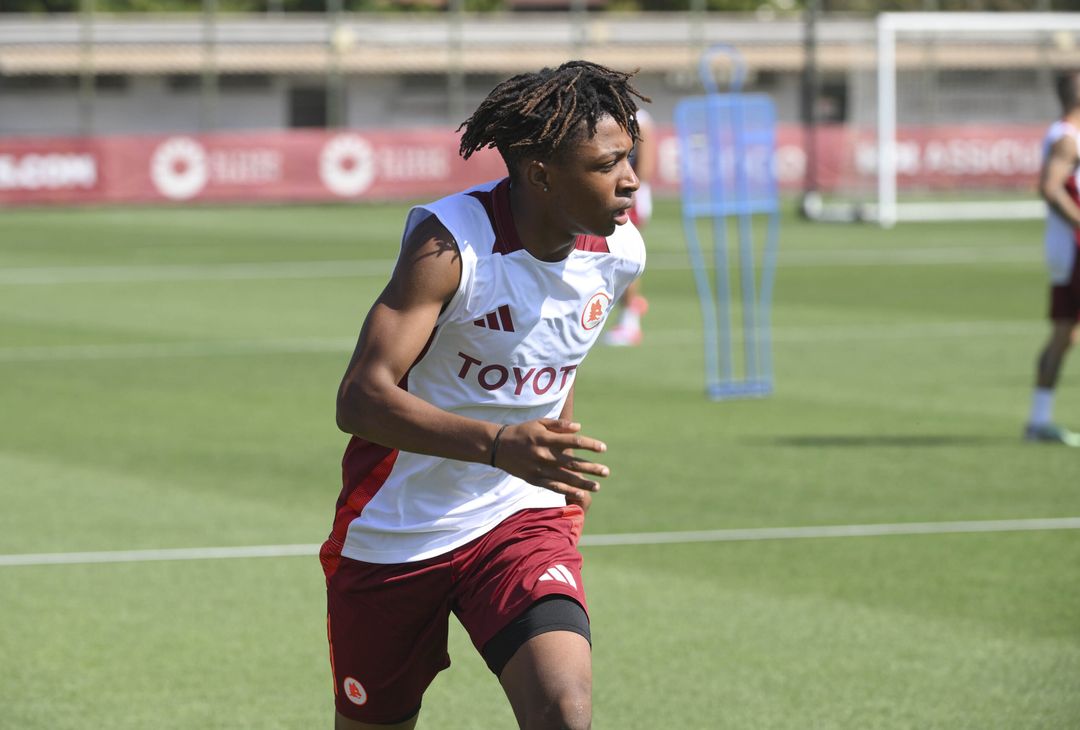 Ritiro Roma, lavoro sul campo e in palestra a Trigoria – FOTO GALLERY - immagine 26