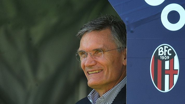 BOLOGNA, ITALY - SEPTEMBER 11: Giovanni Sartori Sporting Director of Bologna FC looks on prior the beginning o the Serie A match between Bologna FC and ACF Fiorentina at Stadio Renato Dall'Ara on September 11, 2022 in Bologna, Italy. (Photo by Mario Carlini / Iguana Press/Getty Images)  Pobega