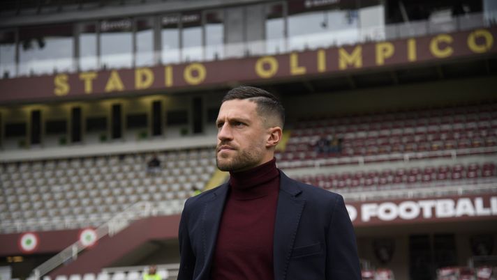 TURIN, ITALY - NOVEMBER 2: Cristiano Biraghi of Torino FC prior to the Serie A match between Torino FC and Pisa SC at Stadio Olimpico Grande Torino on November 2, 2025 in Turin, Italy. (Photo by Stefano Guidi - Torino FC/Torino FC 1906 via Getty Images) Toro, da Ilkhan a Biraghi passando per Njie: ecco i possibili partenti a gennaio- immagine 2