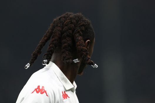 MILAN, ITALY - FEBRUARY 10: Moise Kean of Fiorentina looks on during the Serie A match between FC Internazionale and Fiorentina at Stadio Giuseppe Meazza on February 10, 2025 in Milan, Italy. (Photo by Marco Luzzani/Getty Images) kean