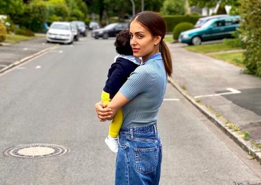Hiba Abouk abituata alla fama, c’è una cosa che il figlio più grande di Hakimi le “rimprovera” Hiba Abouk abituata alla fama, c’è una cosa che il figlio più grande di Hakimi le “rimprovera” - immagine 1