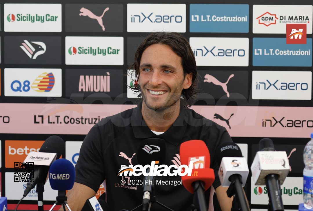 FOTO, Tommaso Augello si presenta in conferenza Palermo FC - immagine 5