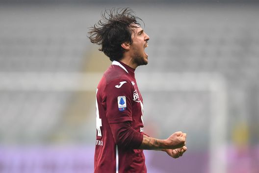 TURIN, ITALY - DECEMBER 20: Simone Verdi of Torino celebrates after scoring their team's first goal during the Serie A match between Torino FC and Bologna FC at Stadio Olimpico di Torino on December 20, 2020 in Turin, Italy. Sporting stadiums around Italy remain under strict restrictions due to the Coronavirus Pandemic as Government social distancing laws prohibit fans inside venues resulting in games being played behind closed doors. (Photo by Valerio Pennicino/Getty Images)