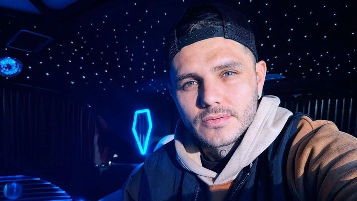 Vicini di Wanda e Icardi sul piede di guerra, l’ex giocatore dell’Inter si bacia in discoteca  Vicini di Wanda e Icardi sul piede di guerra, l’ex giocatore dell’Inter si bacia in discoteca - immagine 1