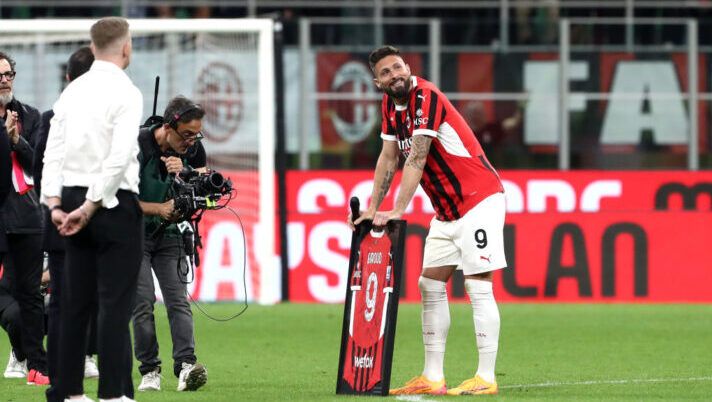 Giroud dice addio al Milan in lacrime: “Grazie Ibra, grazie Pioli: essere qui era un sogno” - immagine 1