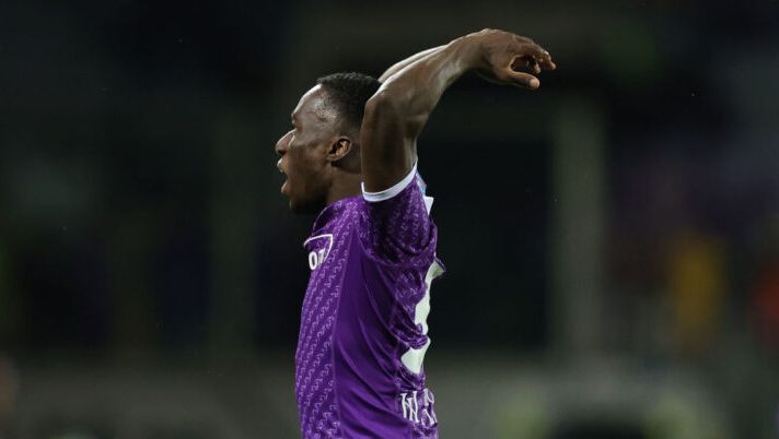 FLORENCE, ITALY - FEBRUARY 26: Michael Kayode of ACF Fiorentina celebrates after scoring a goal during the Serie A TIM match between ACF Fiorentina and SS Lazio at Stadio Artemio Franchi on February 26, 2024 in Florence, Italy. (Photo by Gabriele Maltinti/Getty Images) UFFICIALE – Fiorentina, Kayode ceduto al Brentford: il comunicato e la formula - immagine 1