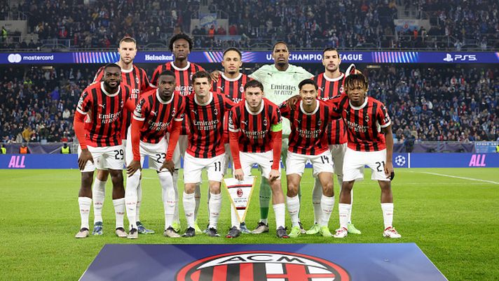 BRATISLAVA, SLOVAKIA - NOVEMBER 26: Players of AC Milan (Strahinja Pavlovic, Tammy Abraham, Noah Okafor, Mike Maignan, Theo Hernandez, Youssouf Fofana, Fikayo Tomori, Christian Pulisic, Davide Calabria, Tijjani Reijnders and Samuel Chukueze) line up prior to the UEFA Champions League 2024/25 League Phase MD5 match between SK Slovan Bratislava and AC Milan at on November 26, 2024 in Bratislava, Slovakia. (Photo by Claudio Villa/AC Milan via Getty Images) Comunque Milan, Fonseca le sta provando tutte… - immagine 1