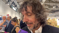 Cruciani sta con il tifo viola: “Coreografia geniale. Sono contrario alla multa”