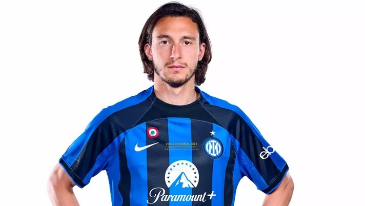 Inter, in vendita la maglia della finale di Champions col nuovo sponsor Paramount+: i dettagli - immagine 1