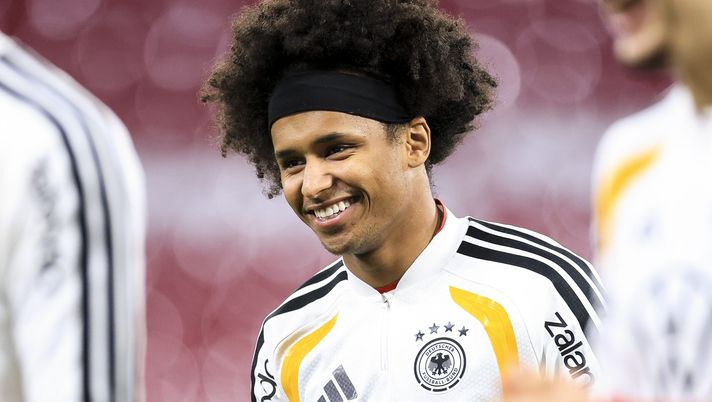 LEIPZIG, GERMANY - NOVEMBER 16: Karim Adeyemi of Germany attends a training session on November 16, 2025 in Leipzig, Germany. Germany is playing against Slovakia in FIFA World Cup 2026 qualifer game on November 17, 2025. (Photo by Maja Hitij/Getty Images) Mercato, Romano: “Adeyemi sta valutando opzioni per il futuro! E posso dirvi che…” - immagine 1