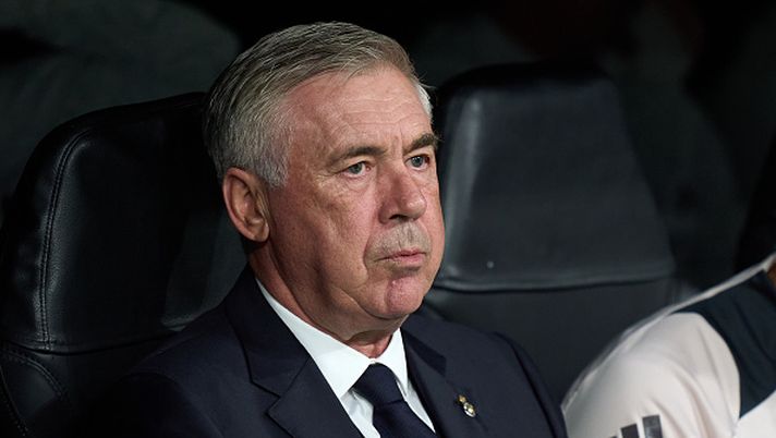 MADRID, SPAIN - NOVEMBER 05: Carlo Ancelotti, Head Coach of Real Madrid, looks on prior to the UEFA Champions League 2024/25 League Phase MD4 match between Real Madrid C.F. and AC Milan at Estadio Santiago Bernabeu on November 05, 2024 in Madrid, Spain. (Photo by Angel Martinez/Getty Images) arteta