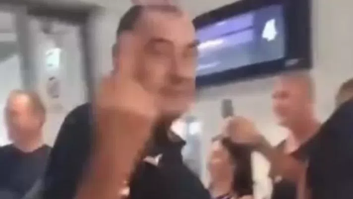 Sarri: “Il mio gesto non era rivolto ai tifosi del Napoli” - immagine 1