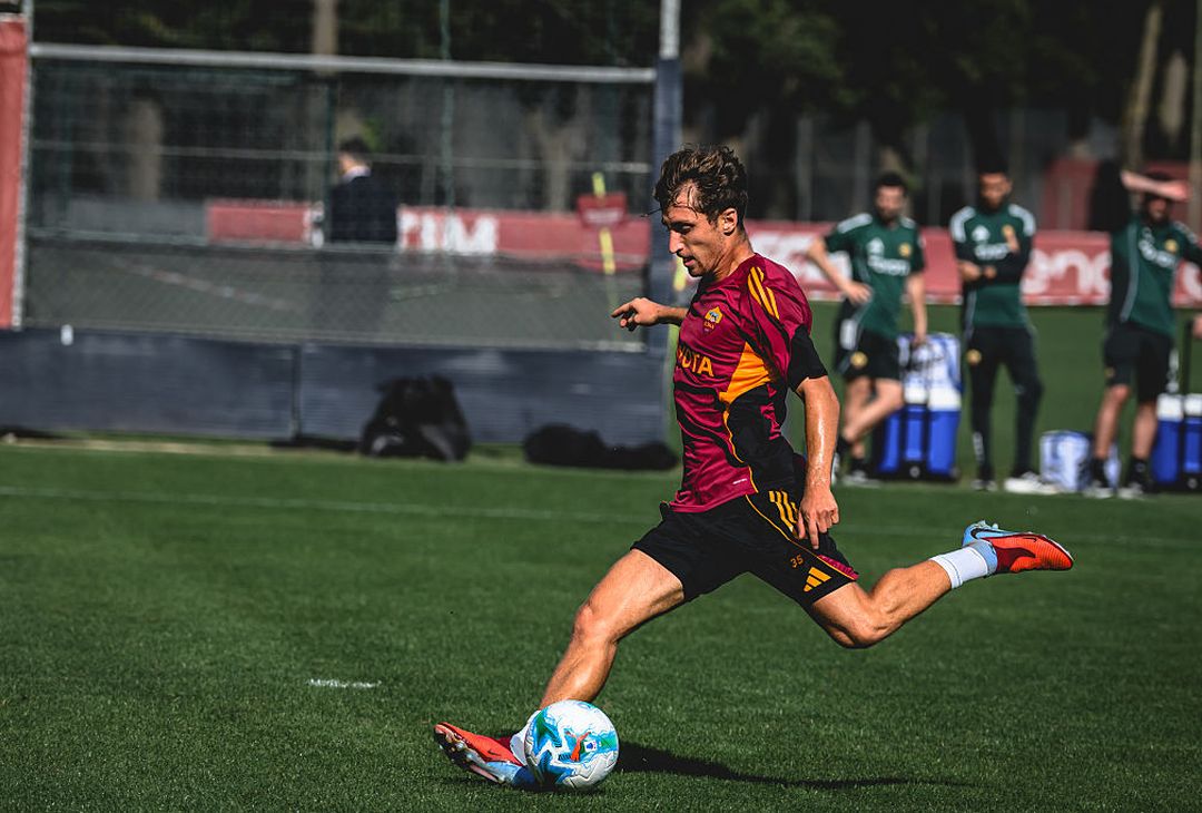Trigoria, l’allenamento mattutino dei giallorossi – FOTO GALLERY - immagine 15