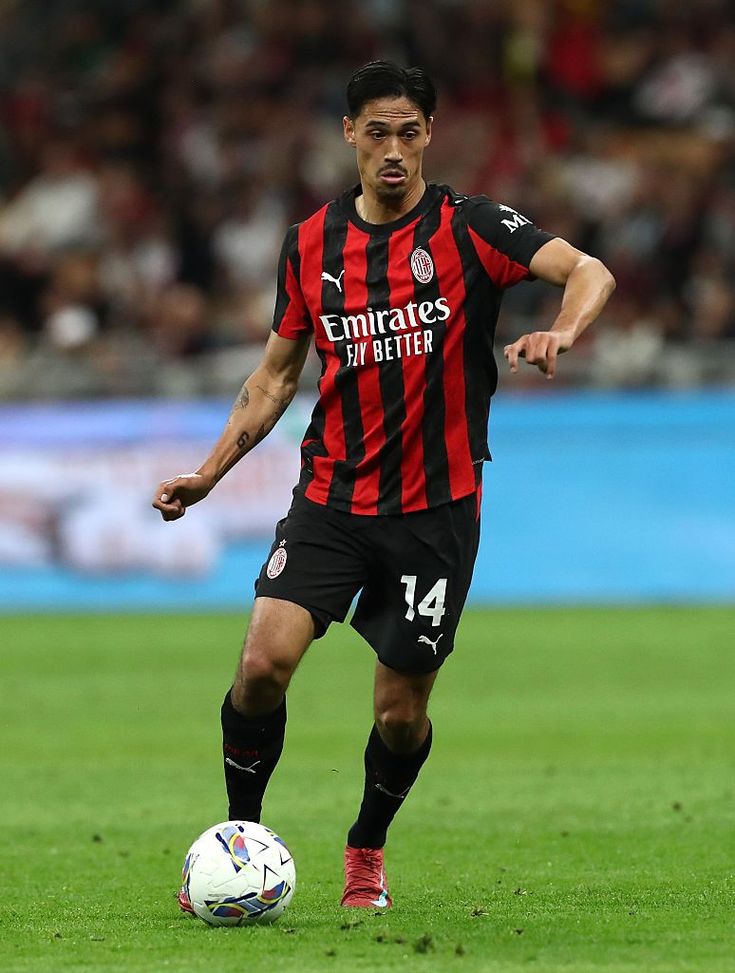 MILAN, ITALY - MAY 24: Tijjani Reijnders of AC Milan in action during the Serie A match between AC Milan and AC Monza at Stadio Giuseppe Meazza on May 24, 2025 in Milan, Italy. (Photo by Marco Luzzani/Getty Images) milan-sostenibilita-idea-reijnders-comunicazione-furlani-mercato