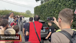 VIDEO – Da Dybala ad Abraham e Svilar: l’arrivo dei giallorossi al raduno