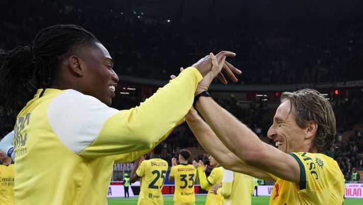Rafael Leao e Luka Modric (giocatori AC Milan), qui al termine di Milan-Fiorentina 2-1 (Serie A 2025-2026) | News (Getty Images) Milan, ci si proverà per lo Scudetto. L'influenza di Modric su Leao