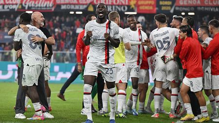 GENOA, ITALY - OCTOBER 07: Fikayo Tomori of AC Milan celebrates at the end of the Serie A TIM match between Genoa CFC and AC Milan at Stadio Luigi Ferraris on October 07, 2023 in Genoa, Italy. (Photo by Claudio Villa/AC Milan via Getty Images)
