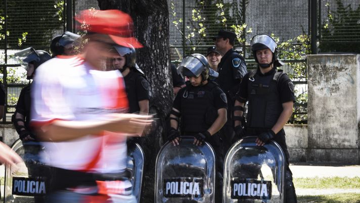 La voce di un tifoso del River: “Il Boca ha paura e la polizia voleva gli scontri” - immagine 1