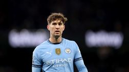 Romano: “Bastoni, distanza di 20 mln: naufragherà. Offerto Stones in Italia: lo scenario”