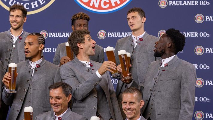 Social / Le parole di Tuchel su Pavard fanno infuriare i tifosi del Bayern: “Lascialo andare!” - immagine 1