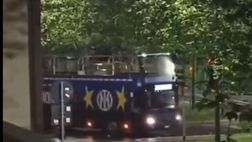 VIDEO / Ventesimo scudetto Inter, i pullman per la parata sono pronti