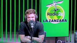 Fedez, assist di Cruciani e battutina alla moglie: “Pirelli? Spero mi arrivi regalo a Natale”