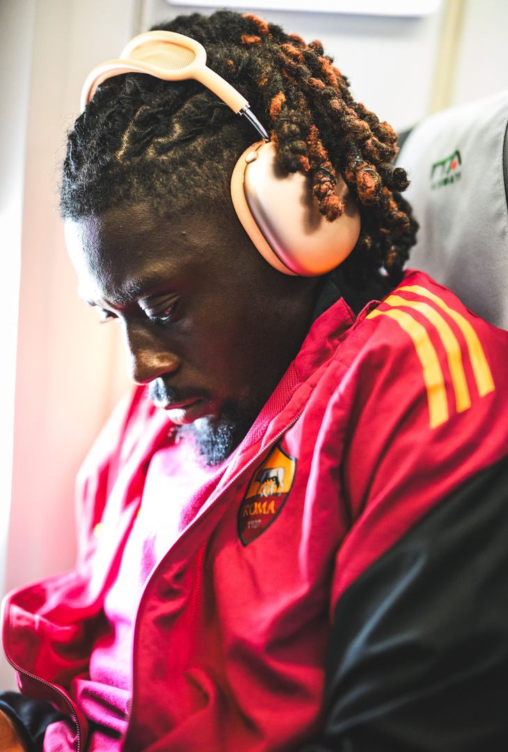 In partenza per Pisa: la Roma si prepara alla sfida – FOTO GALLERY - immagine 3