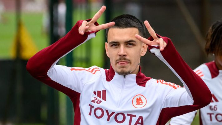 ROME, ITALY - JANUARY 03: AS Roma player Enzo Le Fee during a training session at Centro Sportivo Fulvio Bernardini on January 03, 2025 in Rome, Italy. (Photo by Fabio Rossi/AS Roma via Getty Images) UFFICIALE – La Roma ha ceduto Le Fee al Sunderland: il comunicato e la formula - immagine 1