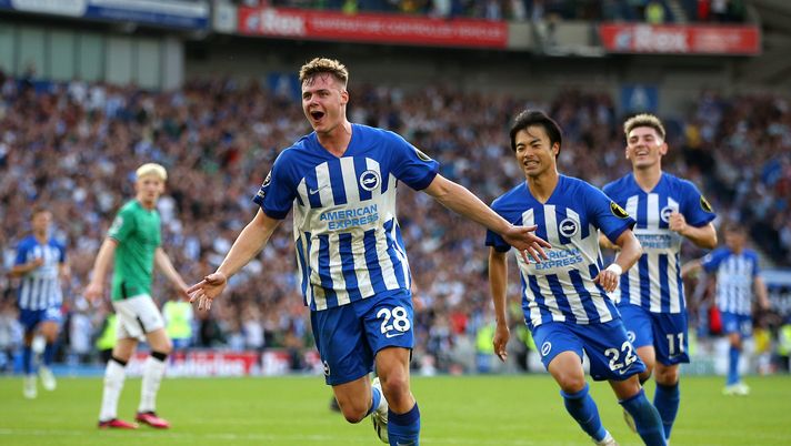 BRIGHTON, ENGLAND - SEPTEMBER 02: Evan Ferguson of Brighton & Hove Albion celebrates after scoring his and the team's third goal during the Premier League match between Brighton & Hove Albion and Newcastle United at American Express Community Stadium on September 02, 2023 in Brighton, England. (Photo by Steve Bardens/Getty Images) Ferguson, la nuova stella del Brighton che De Zerbi paragona a Vieri - immagine 1