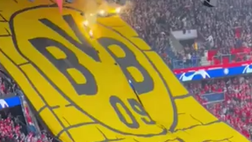 PSG, clamorosa coreografia: stemma del Borussia Dortmund in fiamme | VIDEO